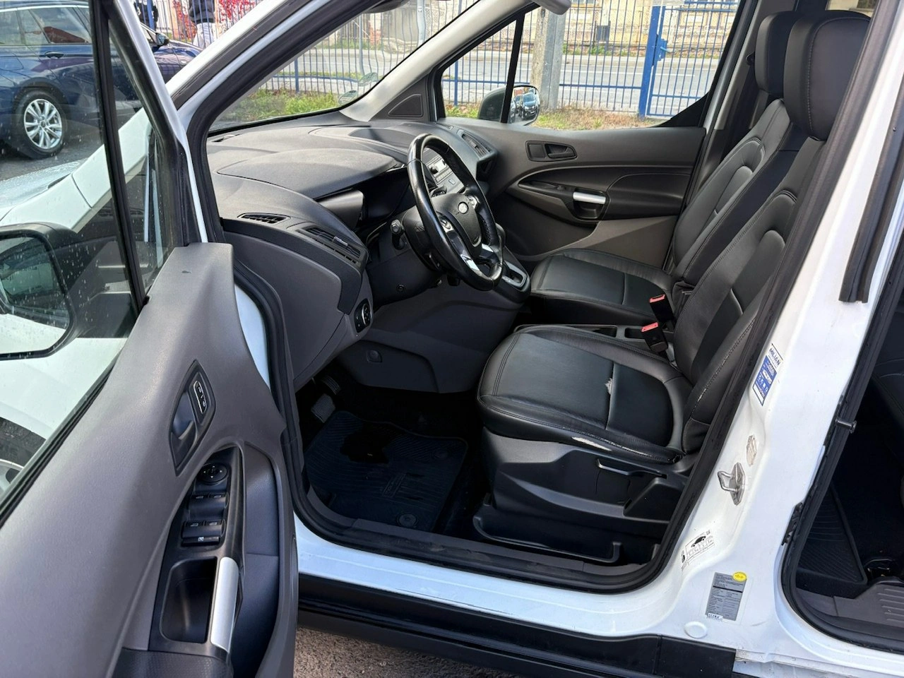 Ford Tourneo Connect - Zdjęcie 13