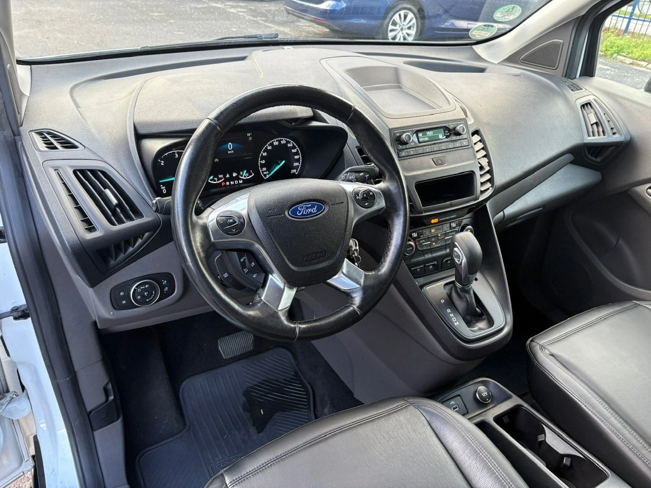 Ford Tourneo Connect - Zdjęcie 14