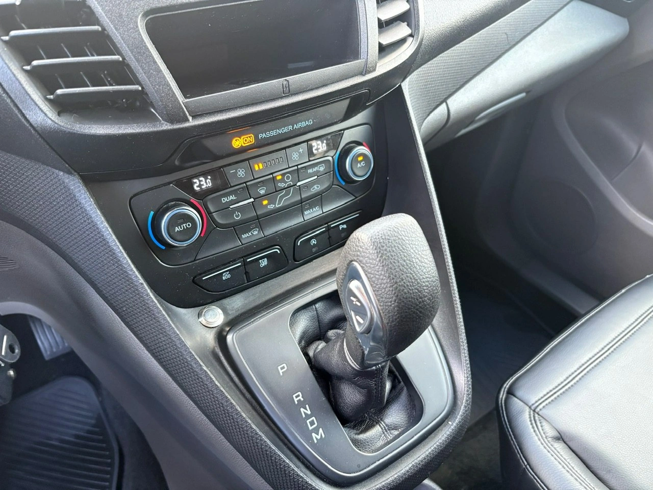 Ford Tourneo Connect - Zdjęcie 17