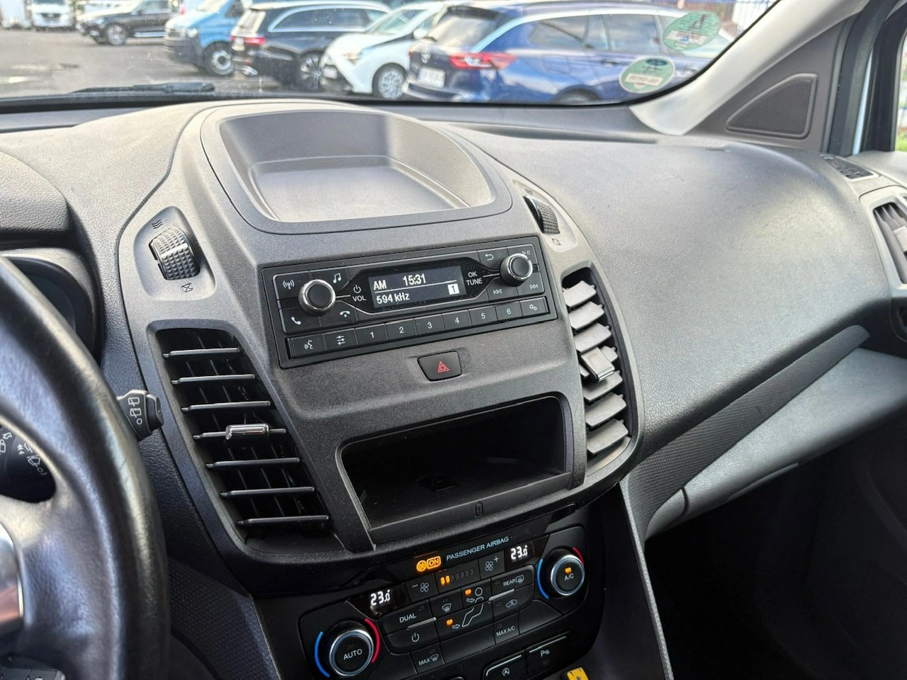 Ford Tourneo Connect - Zdjęcie 18