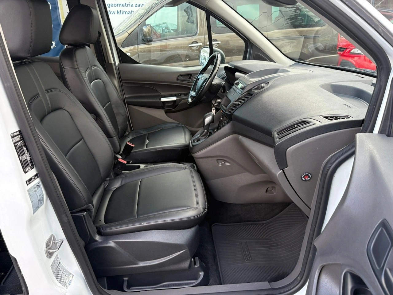 Ford Tourneo Connect - Zdjęcie 24