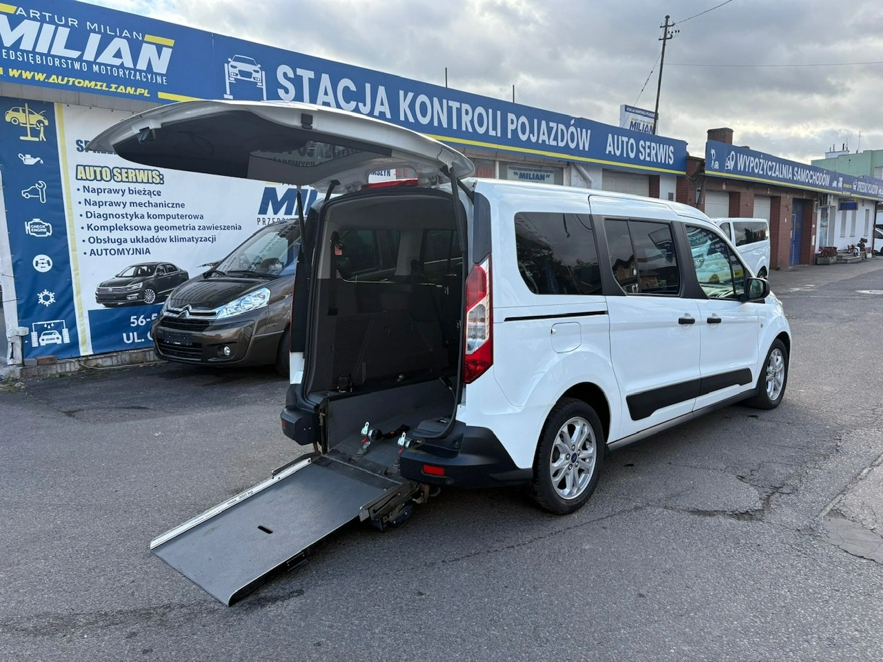 Ford Tourneo Connect - Zdjęcie 1