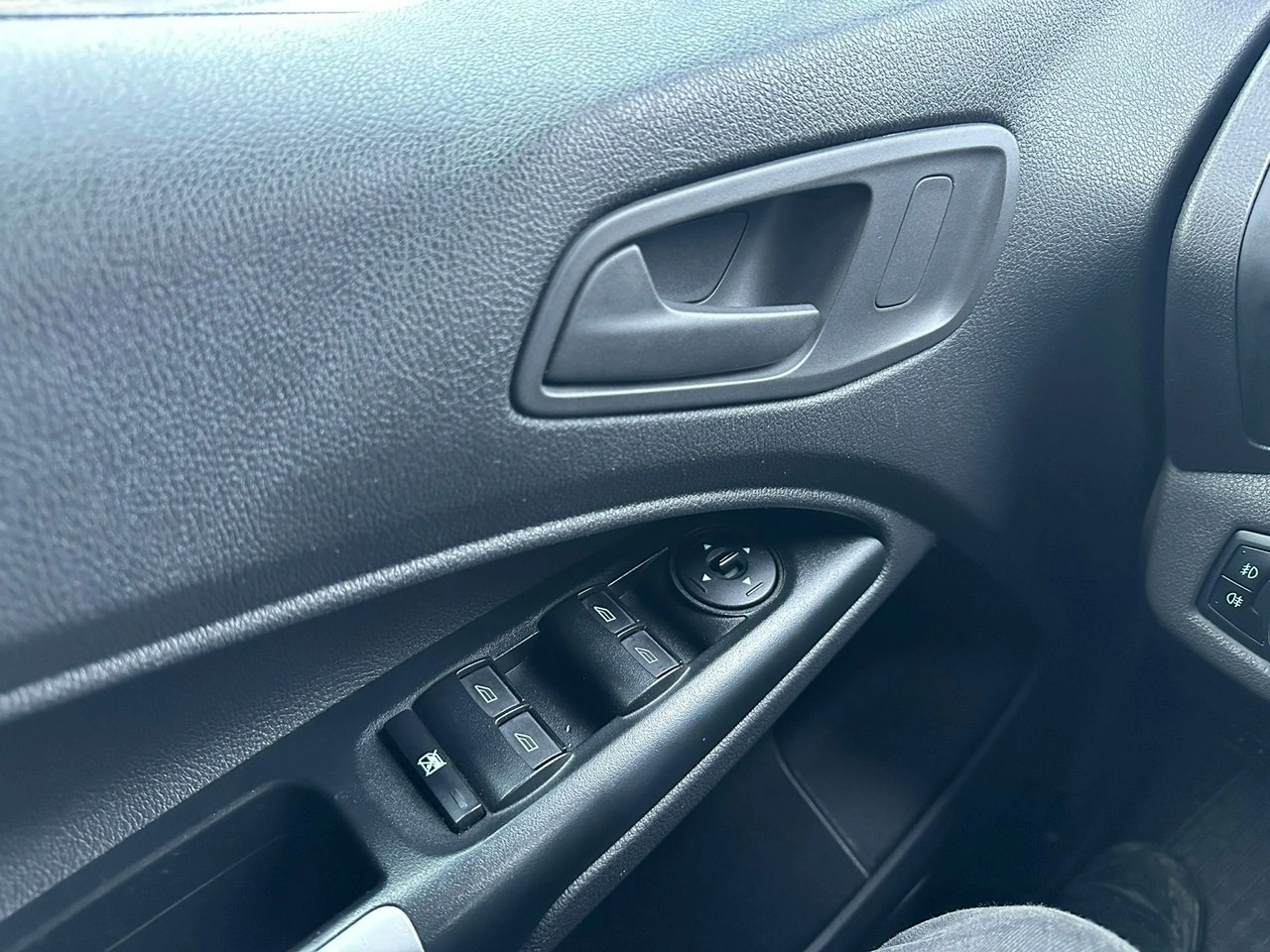 Ford Tourneo Connect - Zdjęcie 10