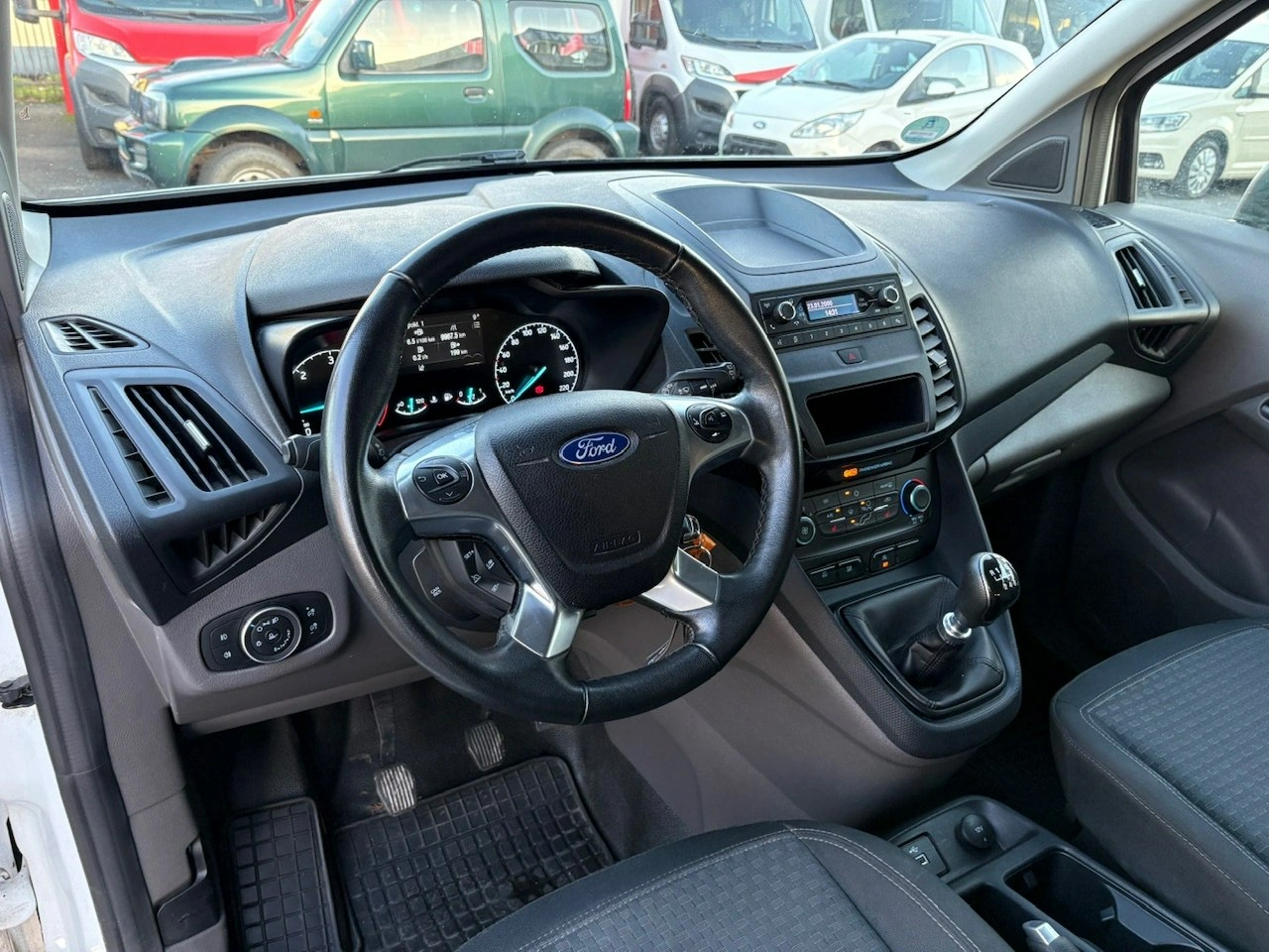 Ford Tourneo Connect - Zdjęcie 18