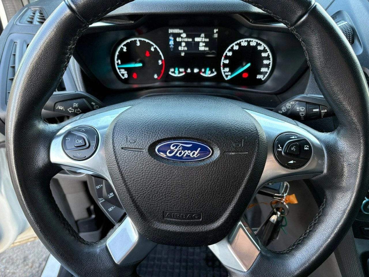 Ford Tourneo Connect - Zdjęcie 20