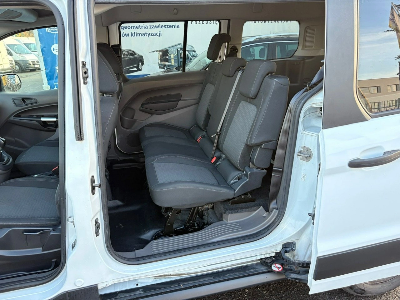 Ford Tourneo Connect - Zdjęcie 25