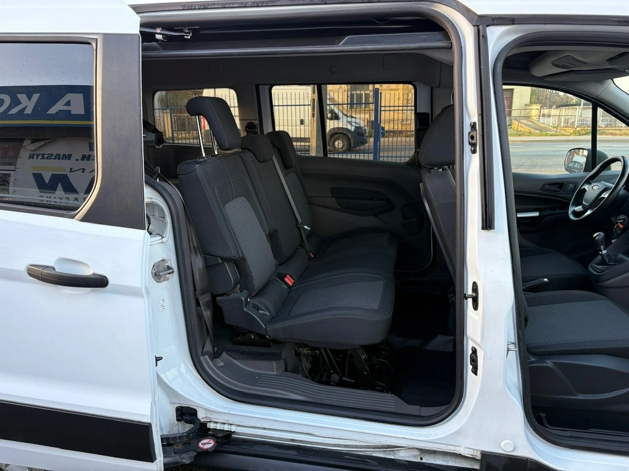 Ford Tourneo Connect - Zdjęcie 29