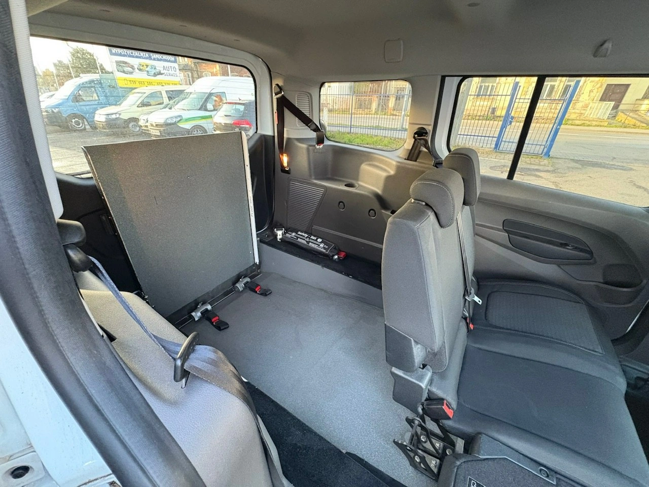 Ford Tourneo Connect - Zdjęcie 30