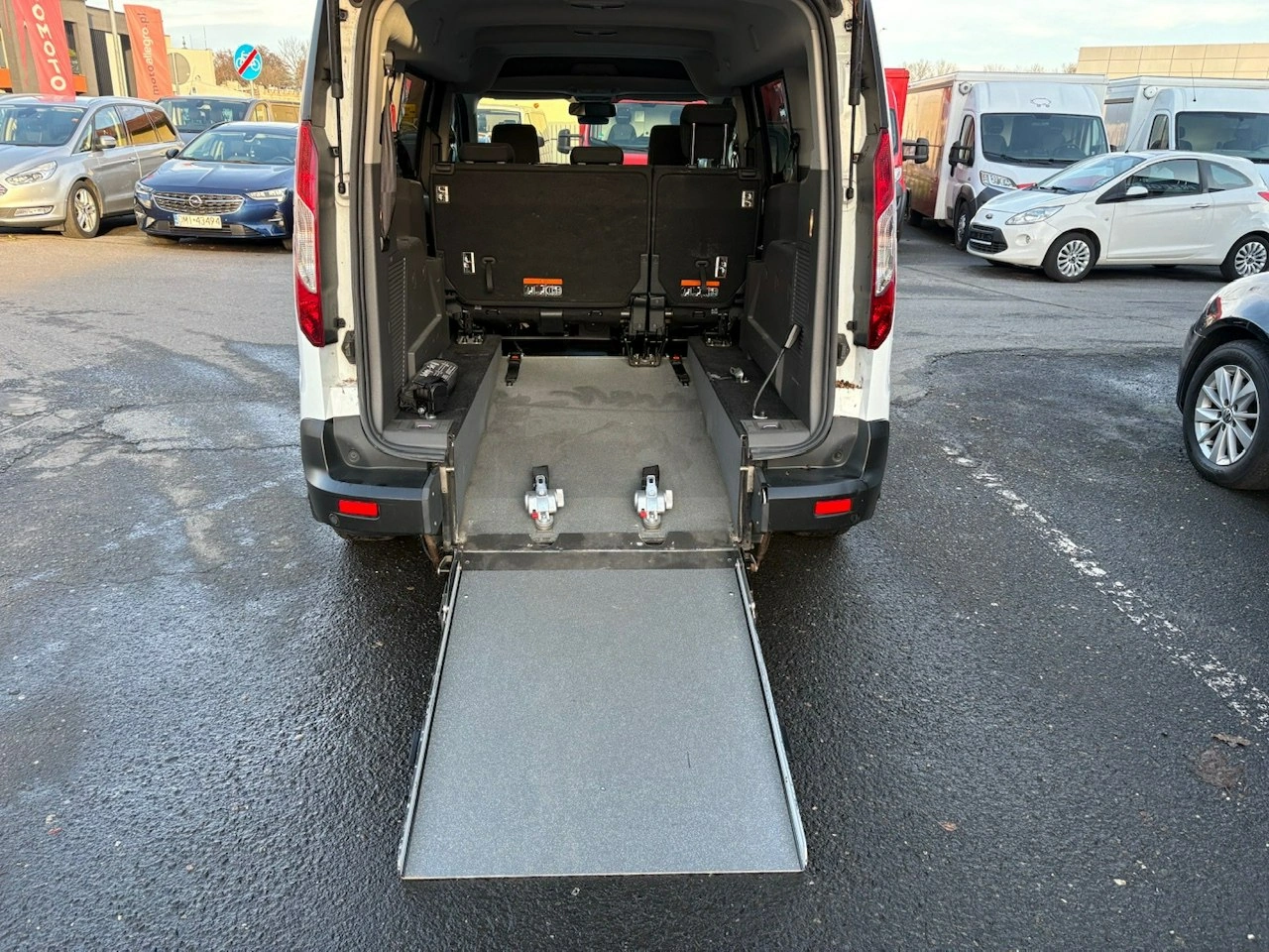 Ford Tourneo Connect - Zdjęcie 4