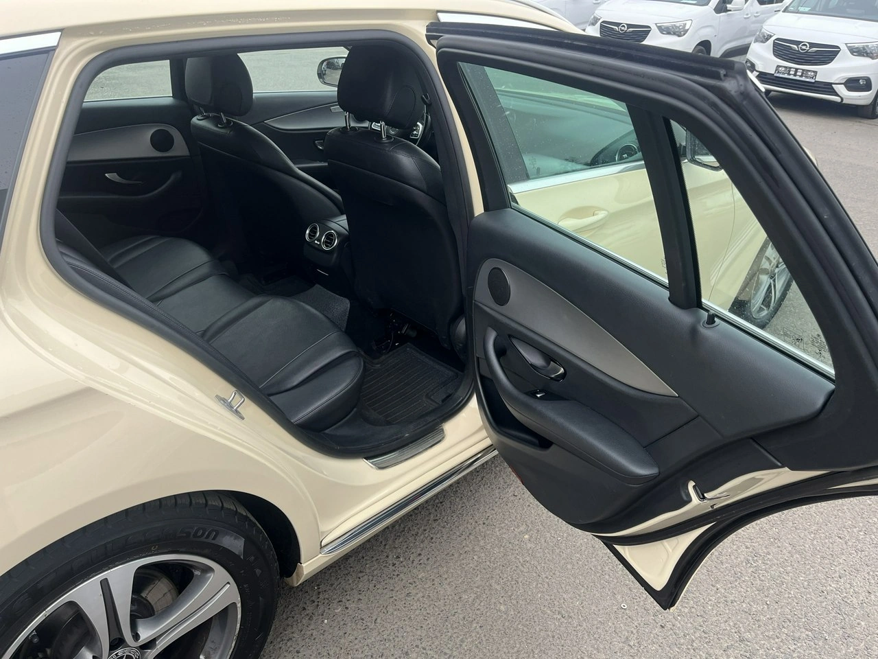 Mercedes E 220 - Zdjęcie 14