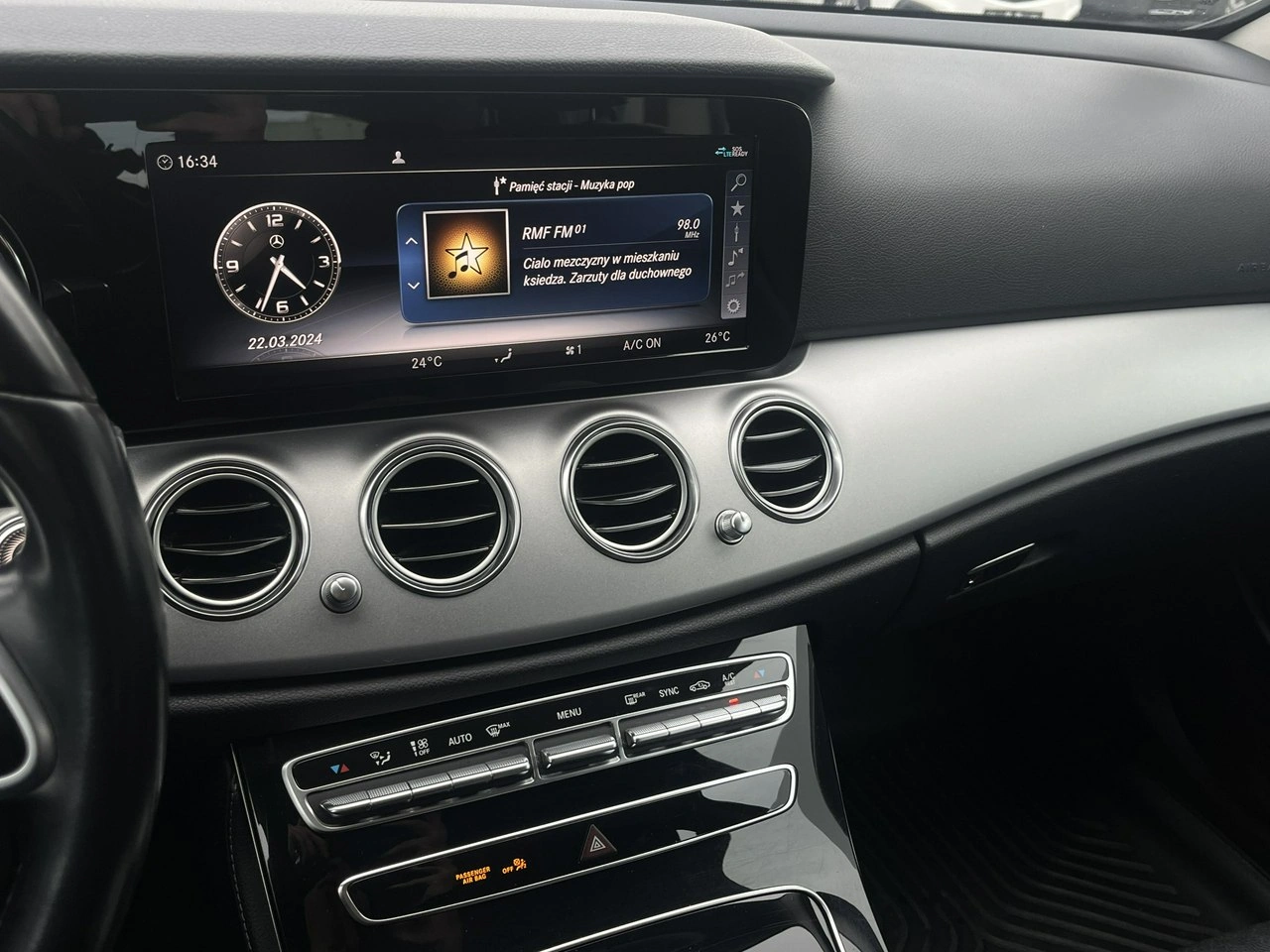 Mercedes E 220 - Zdjęcie 21