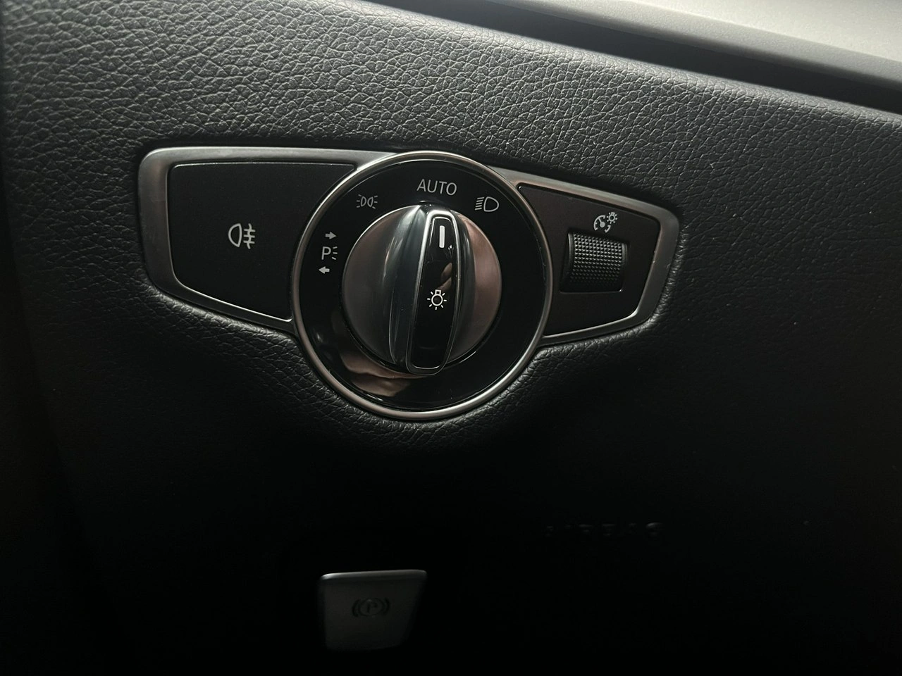 Mercedes E 220 - Zdjęcie 23