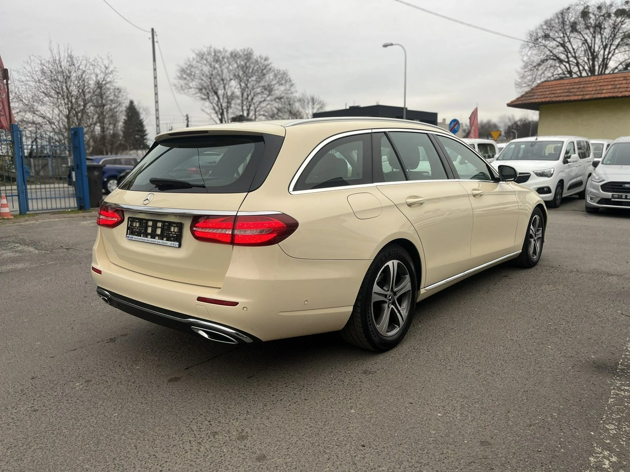 Mercedes E 220 - Zdjęcie 4