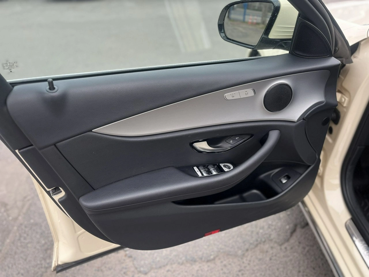 Mercedes E 220 - Zdjęcie 5