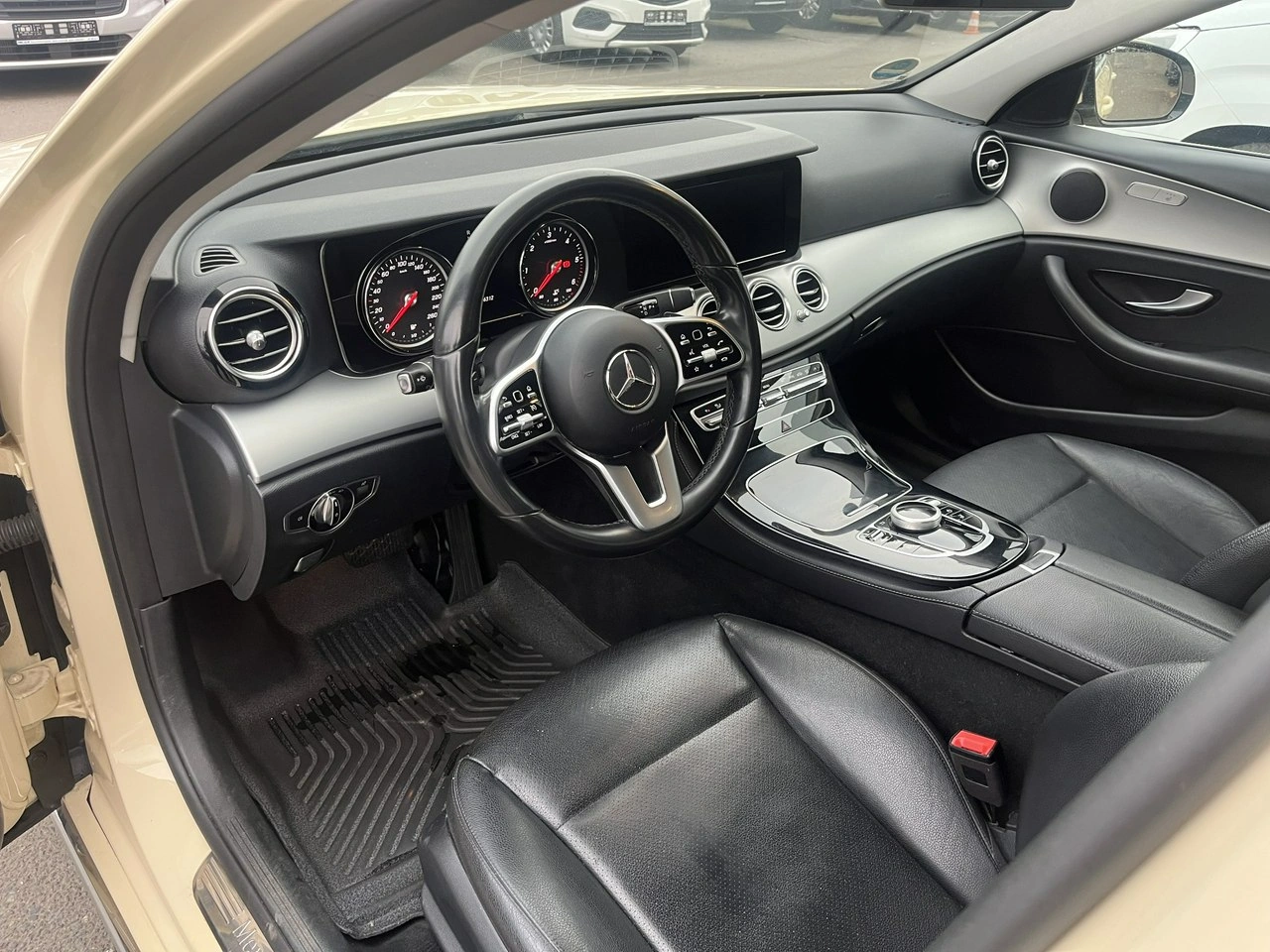 Mercedes E 220 - Zdjęcie 3