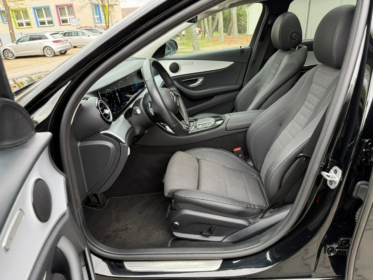 Mercedes E 300 - Zdjęcie 11