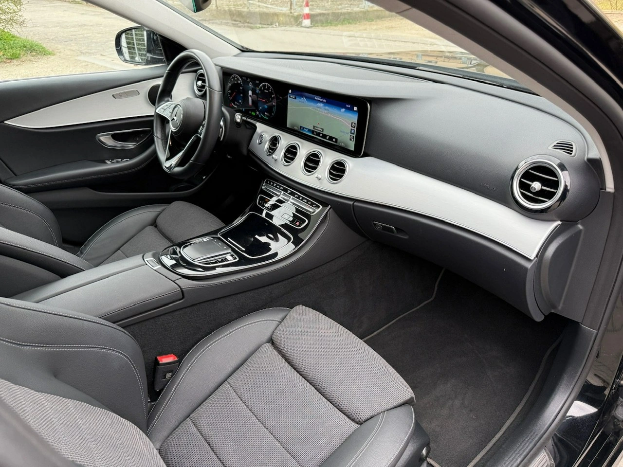 Mercedes E 300 - Zdjęcie 24