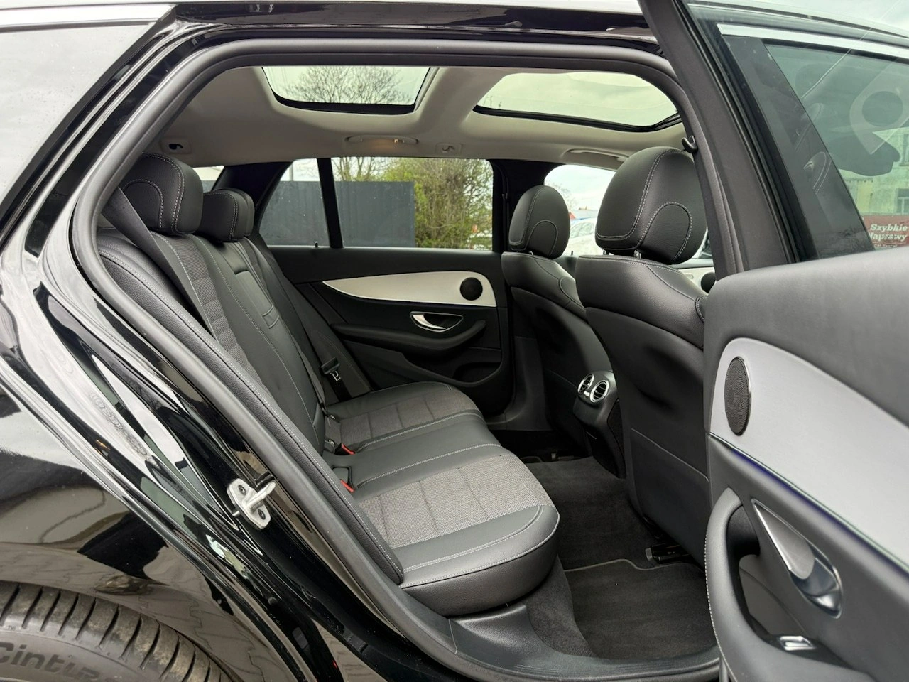 Mercedes E 300 - Zdjęcie 27