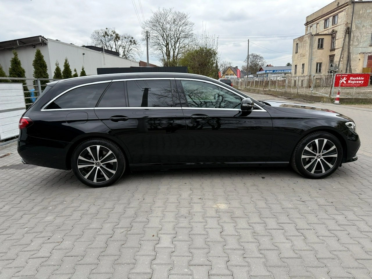 Mercedes E 300 - Zdjęcie 4