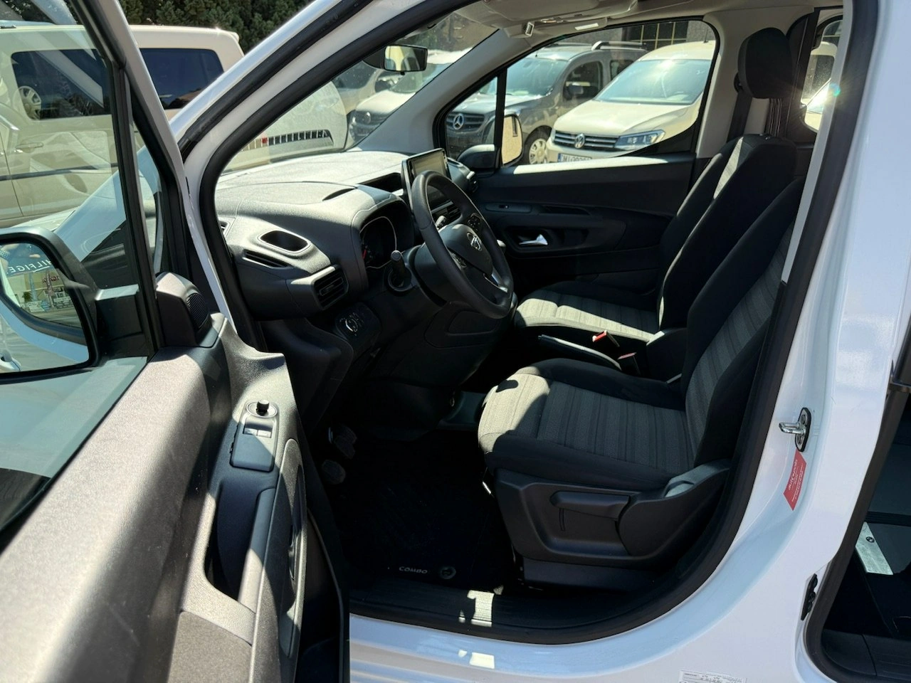 Opel Combo - Zdjęcie 14