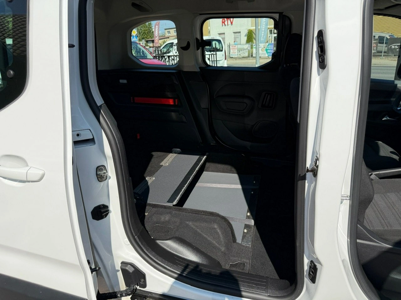 Opel Combo - Zdjęcie 27