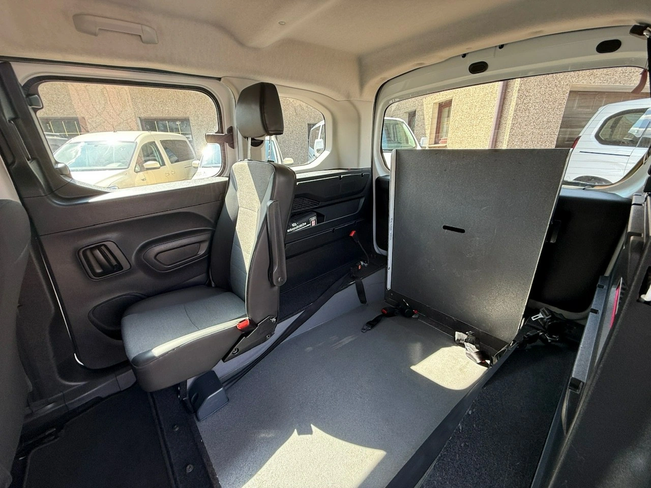 Opel Combo Life - Zdjęcie 20