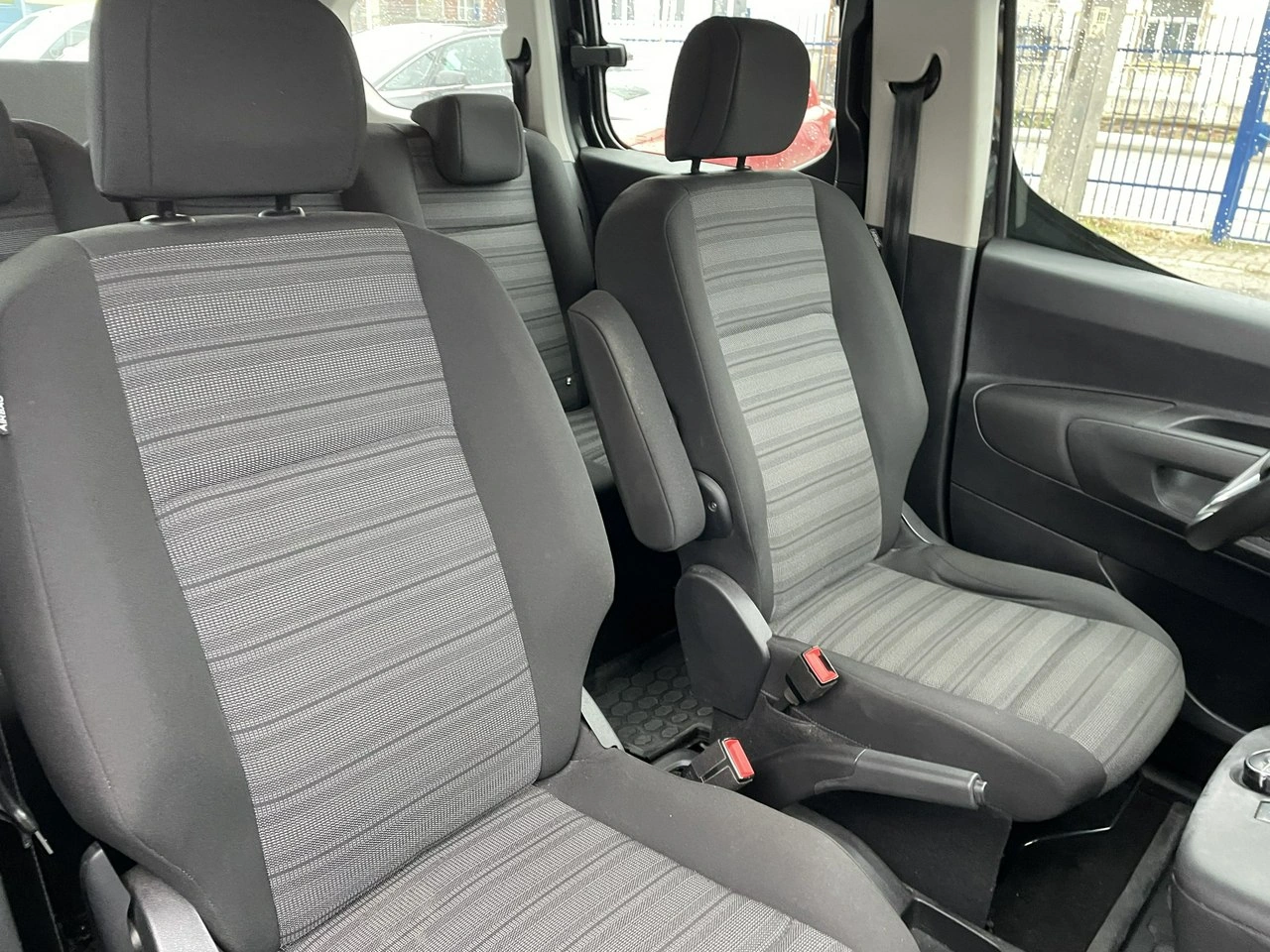 Opel Combo Life - Zdjęcie 10