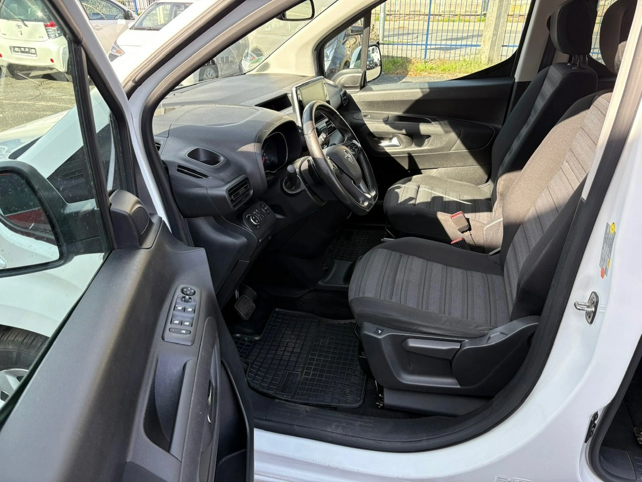 Opel Combo Life - Zdjęcie 18