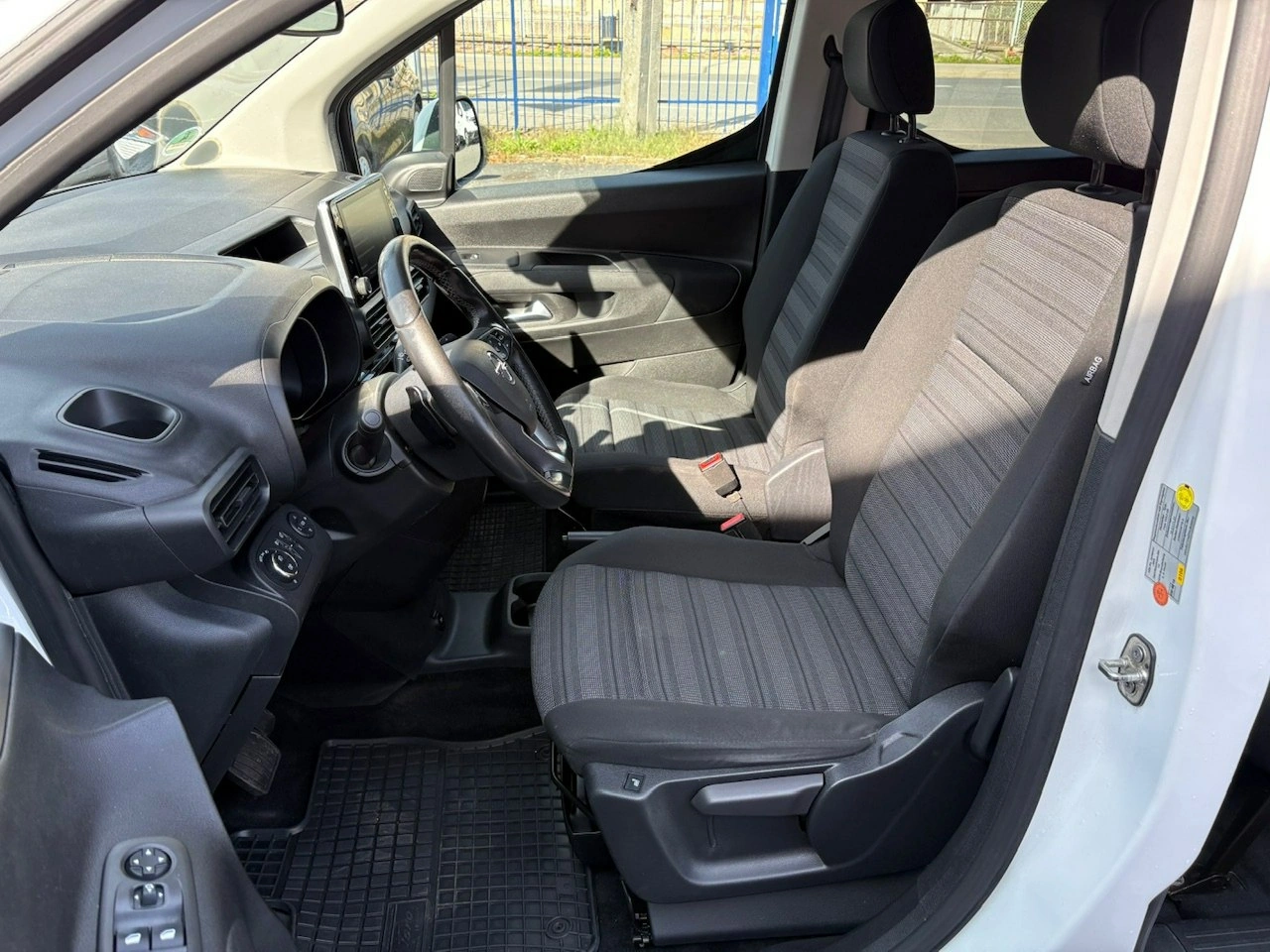 Opel Combo Life - Zdjęcie 17