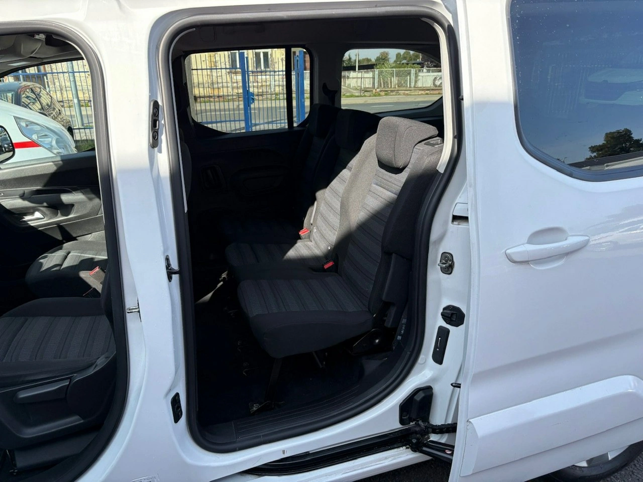 Opel Combo Life - Zdjęcie 27