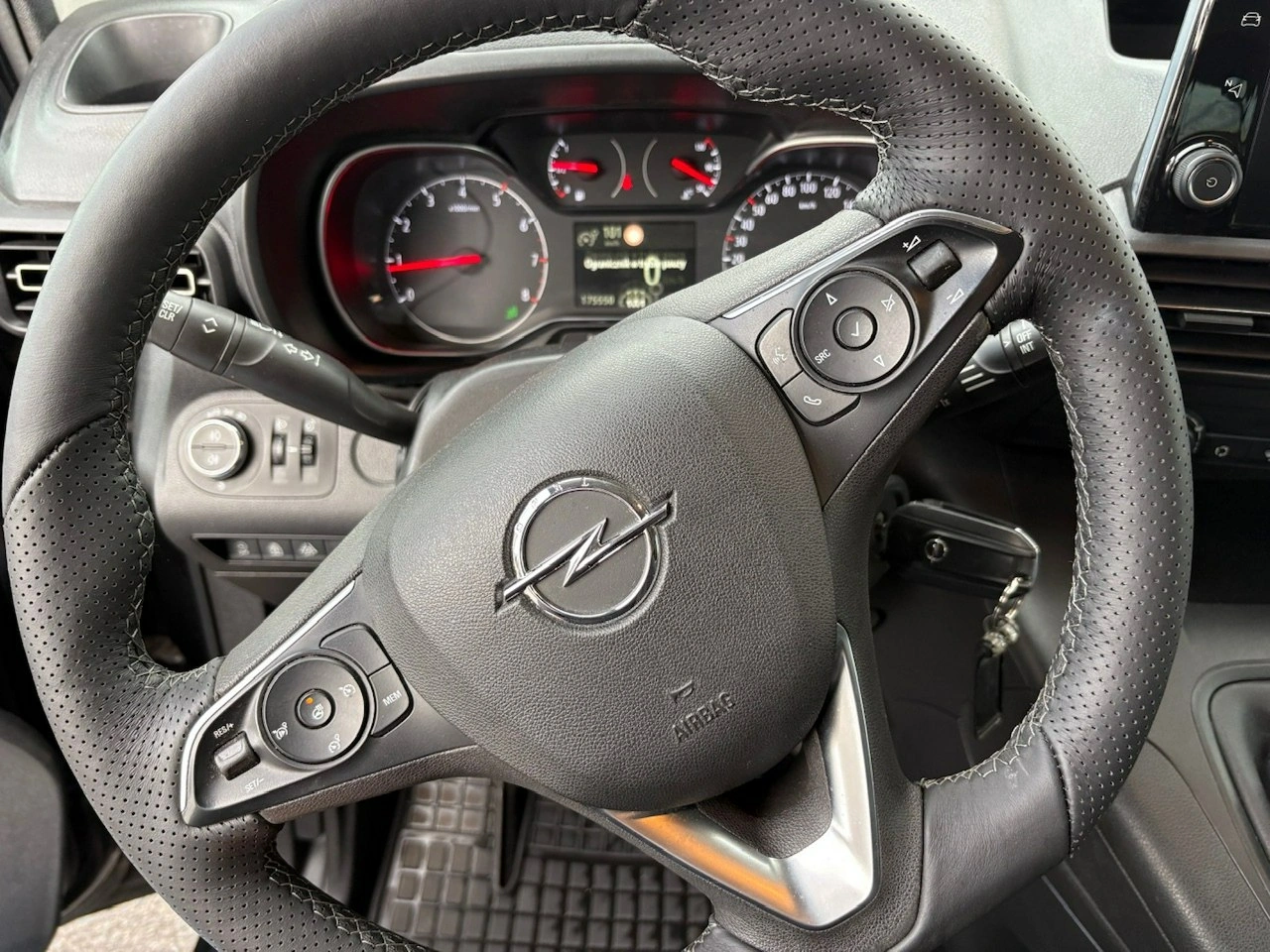 Opel Combo Life - Zdjęcie 25