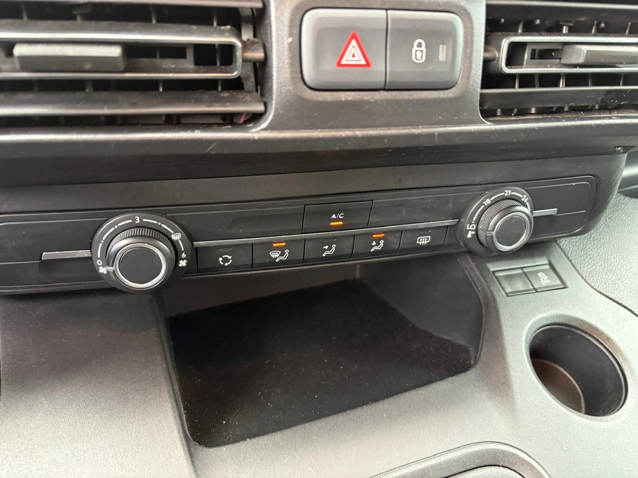 Opel Combo Life - Zdjęcie 28