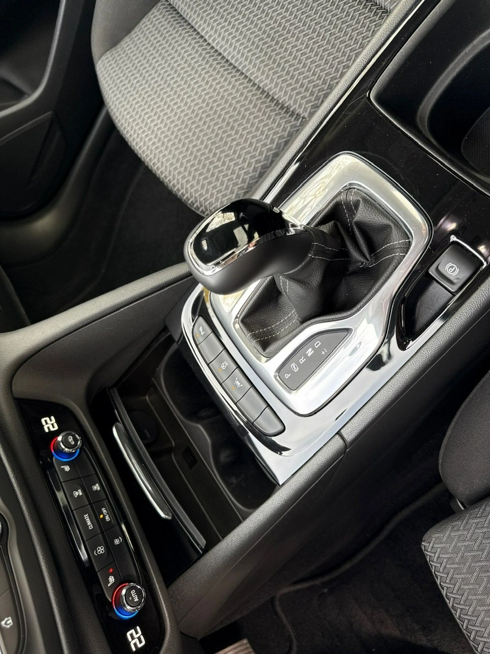 Opel Insignia - Zdjęcie 25