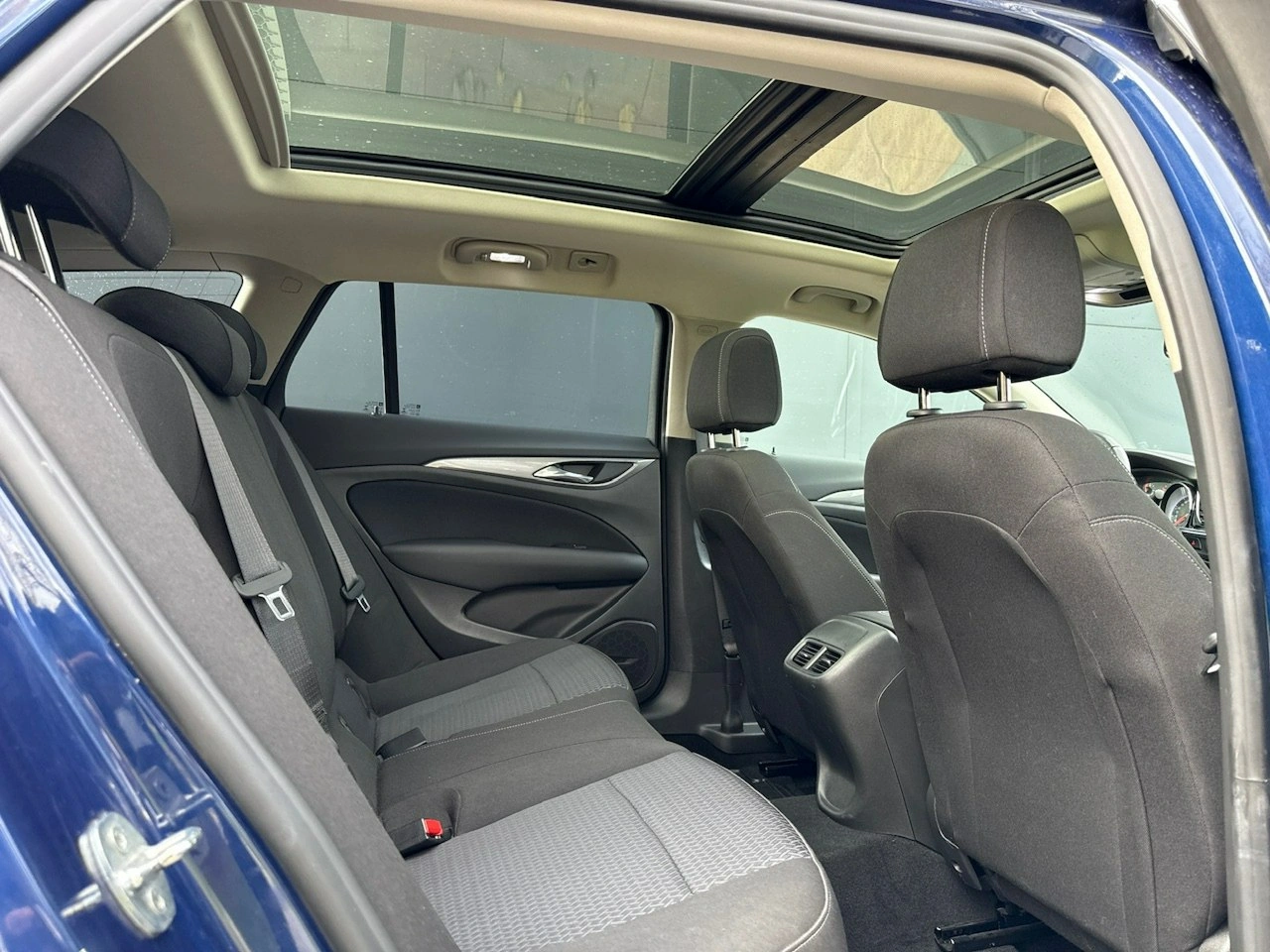 Opel Insignia - Zdjęcie 35