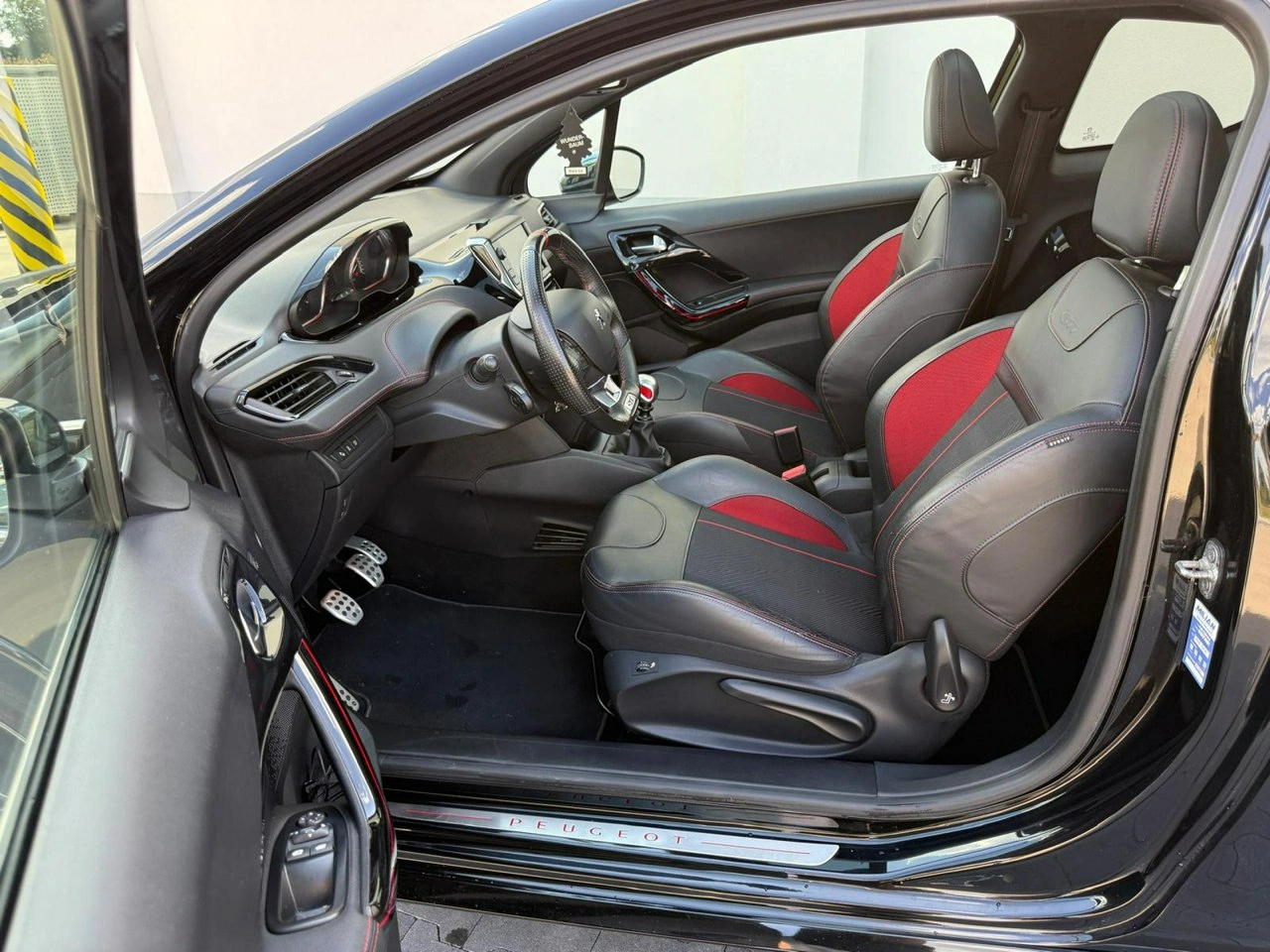 Peugeot 208 - Zdjęcie 11