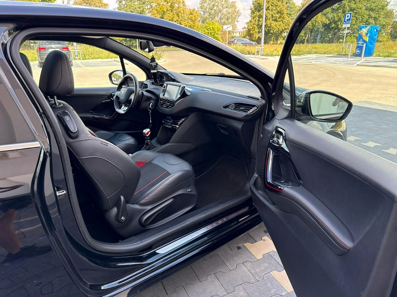 Peugeot 208 - Zdjęcie 18