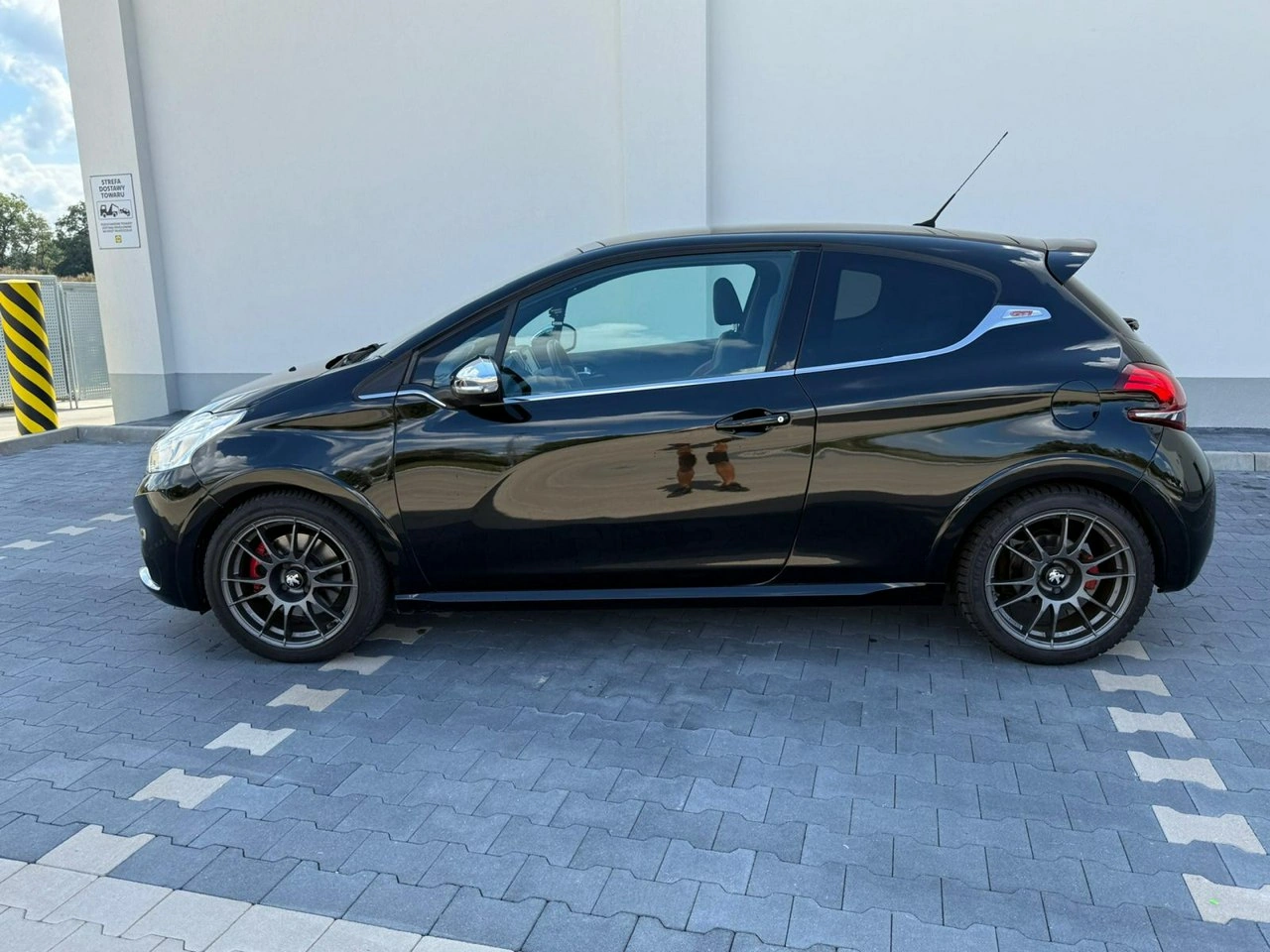 Peugeot 208 - Zdjęcie 1