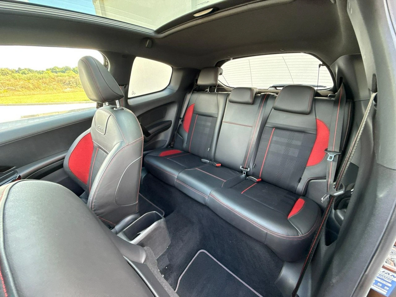 Peugeot 208 - Zdjęcie 24