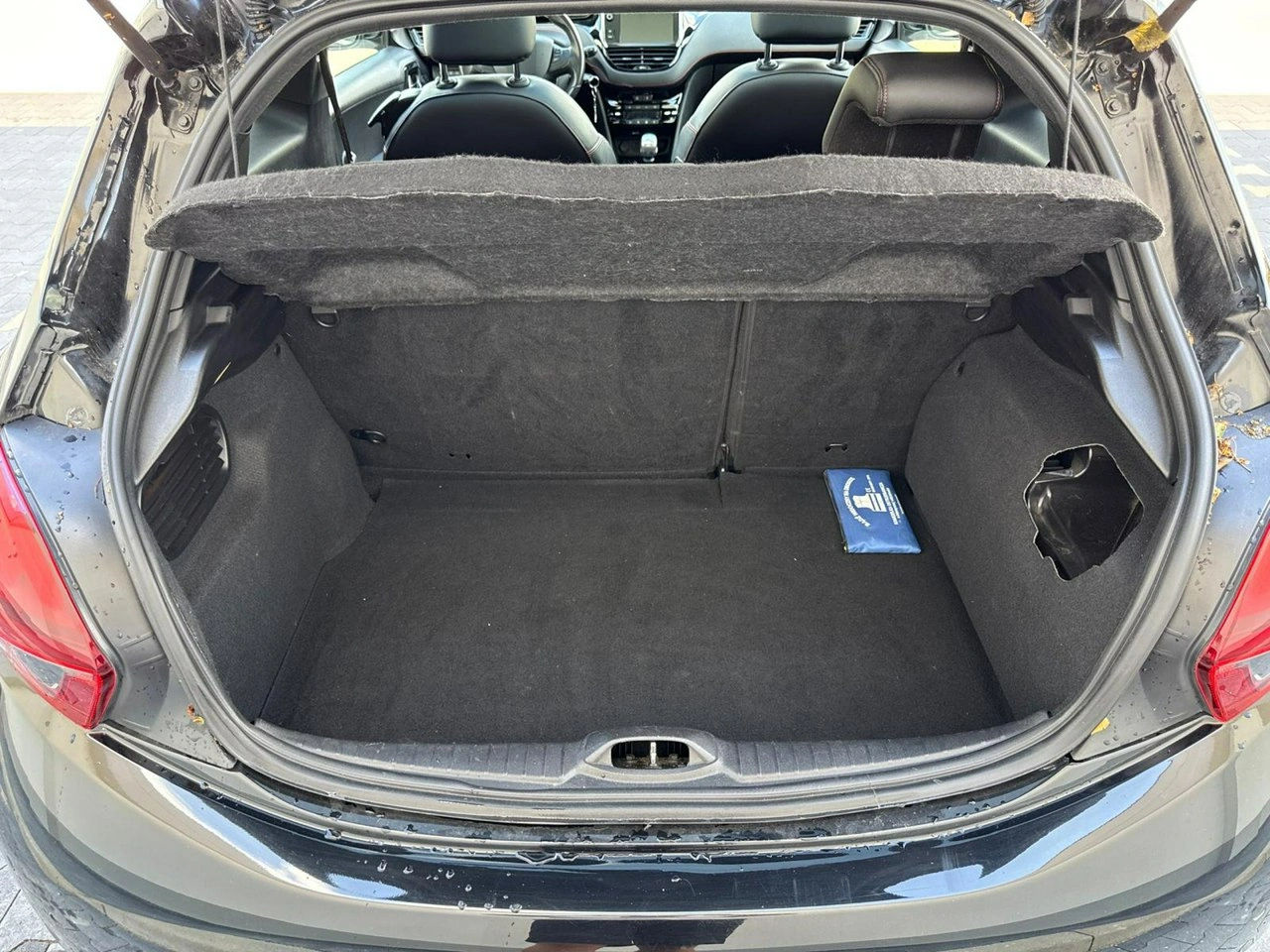 Peugeot 208 - Zdjęcie 25