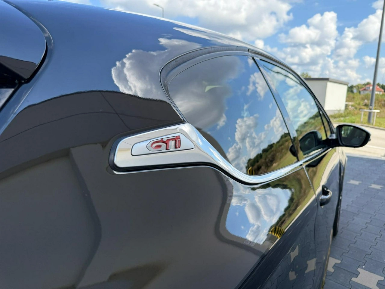 Peugeot 208 - Zdjęcie 8