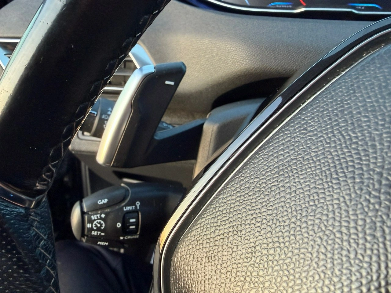 Peugeot 3008 - Zdjęcie 25