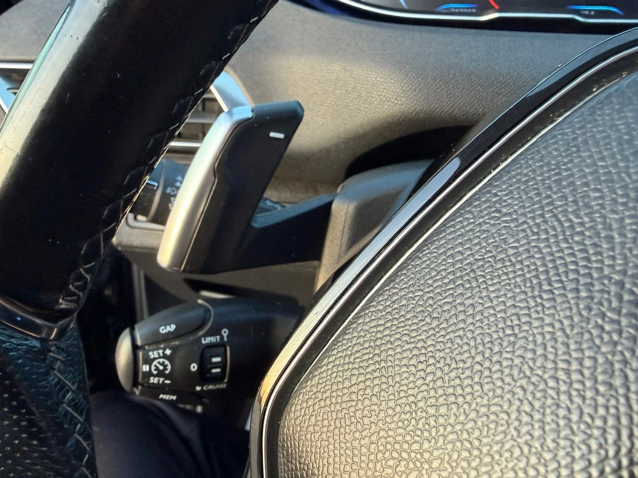 Peugeot 3008 - Zdjęcie 25