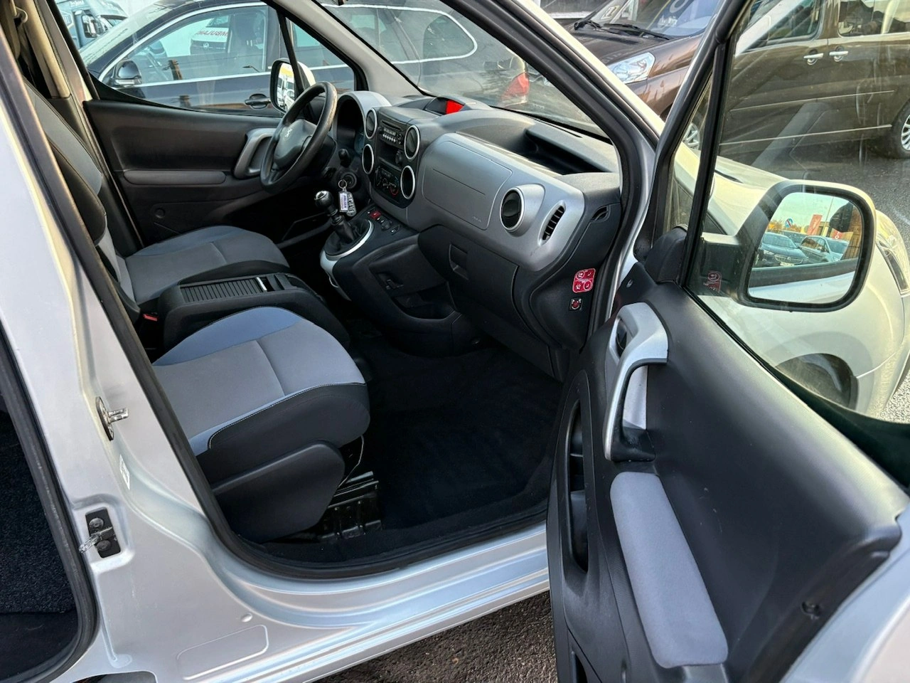 Peugeot Partner - Zdjęcie 12