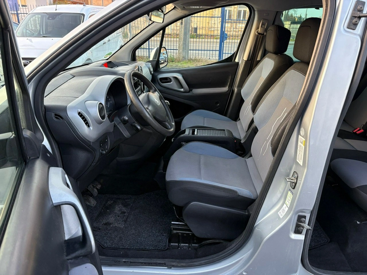 Peugeot Partner - Zdjęcie 16