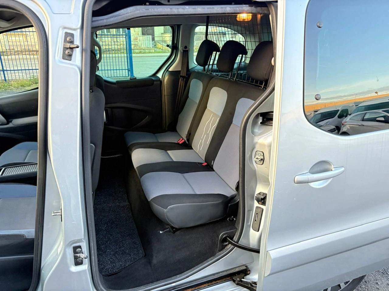 Peugeot Partner - Zdjęcie 17