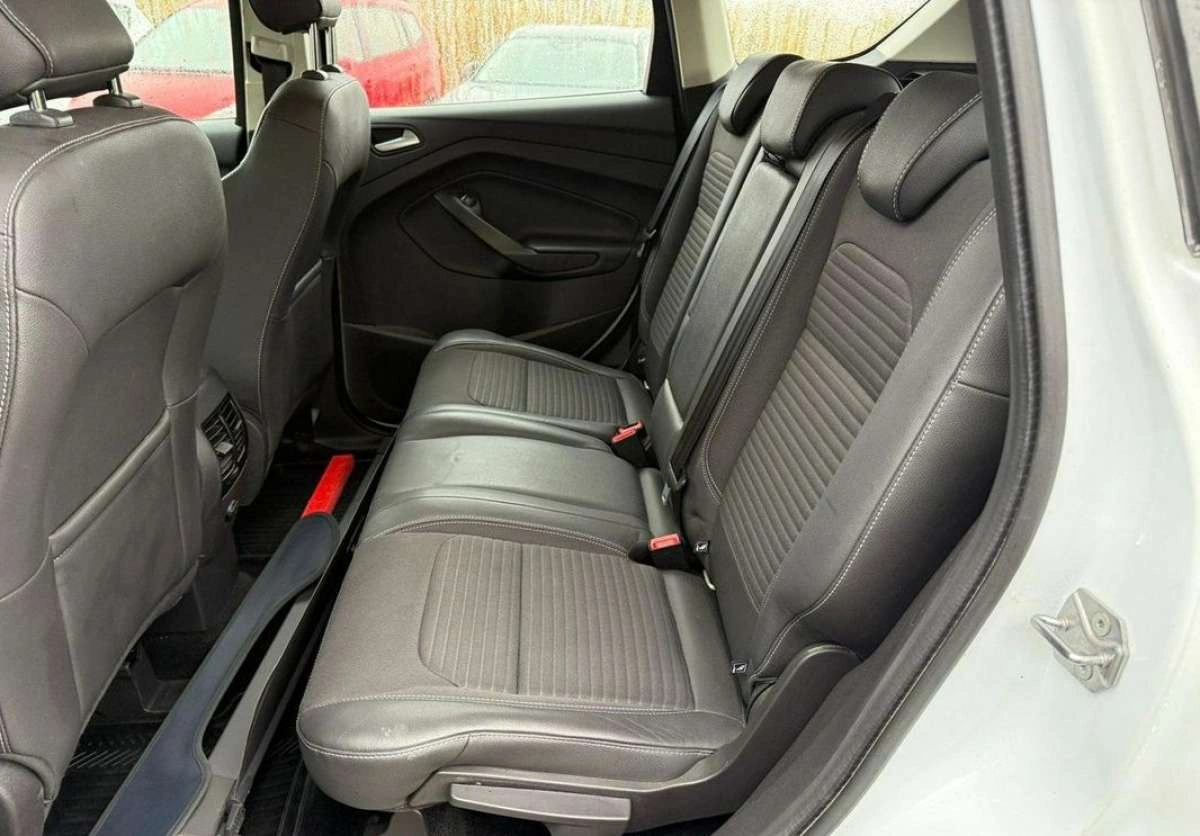 Ford Kuga - Zdjęcie 22