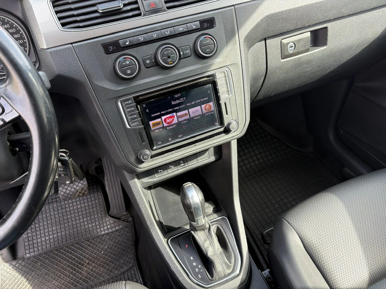 Volkswagen Caddy - Zdjęcie 24