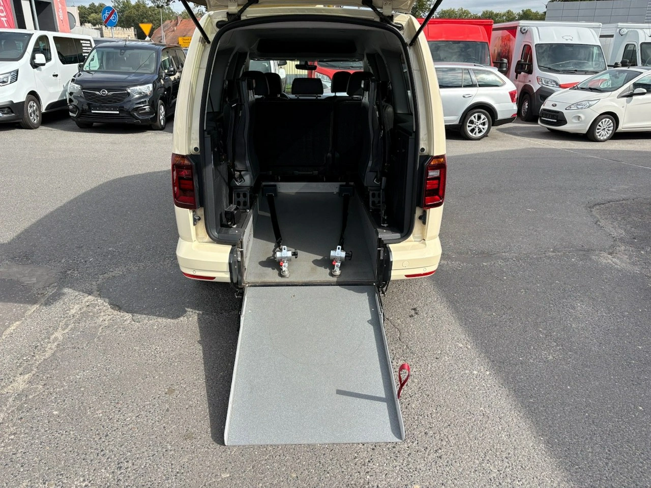 Volkswagen Caddy - Zdjęcie 4