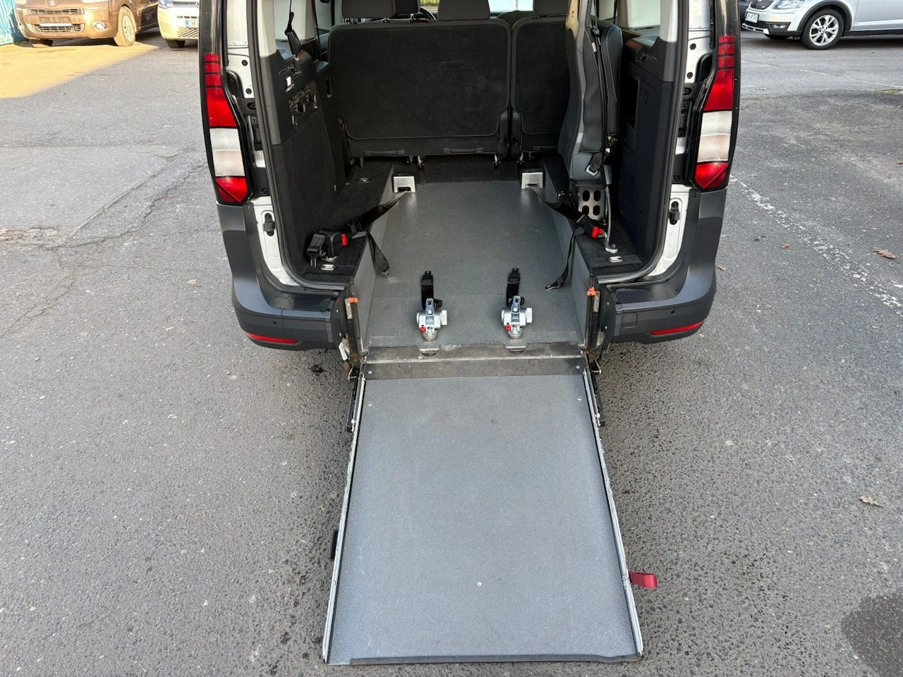 Volkswagen Caddy - Zdjęcie 2