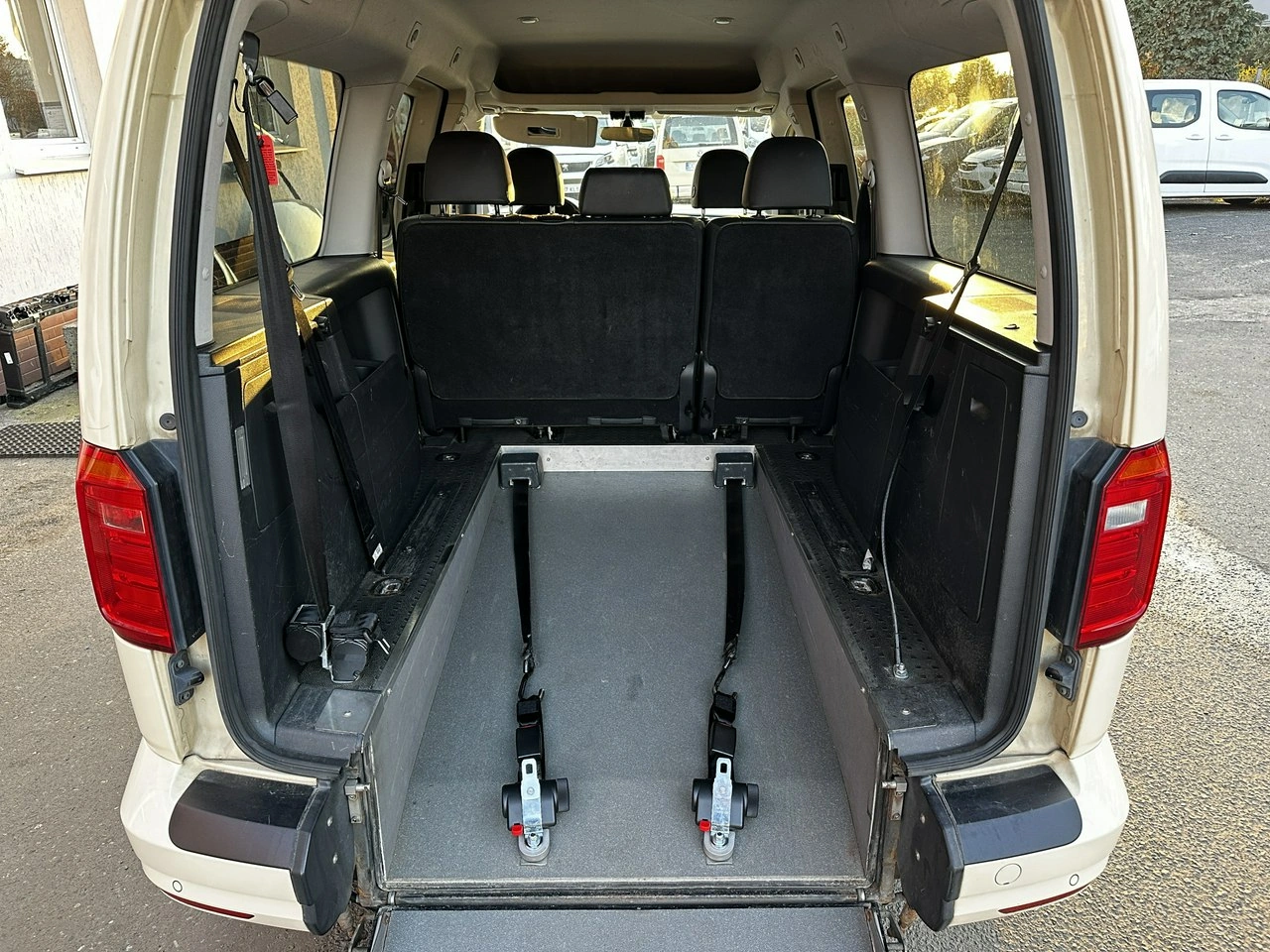 Volkswagen Caddy - Zdjęcie 2